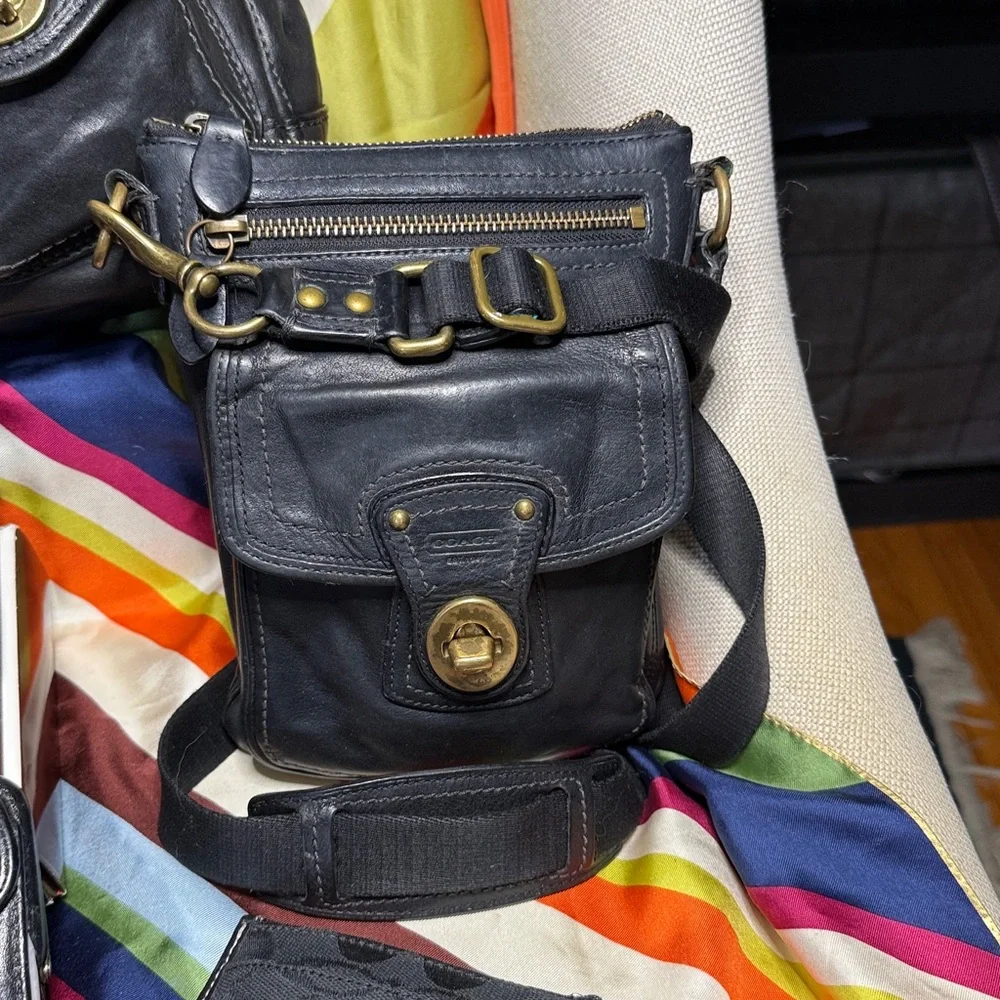 Coach Black Legacy Set-Leigh satchel, Kisslock Wallet, Ltd Ed Clutch, Swingpack - Picture 3 of 13